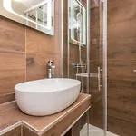 Jakov With A Pool Apartman