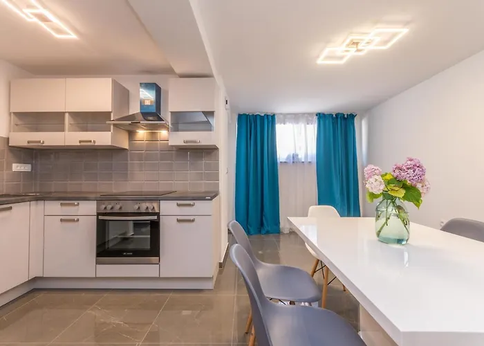 Apartament Jakov With A Pool *