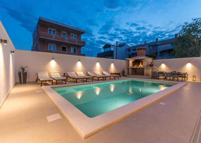 Apartament Jakov With A Pool Zadar