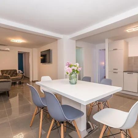 Jakov With A Pool * Zadar