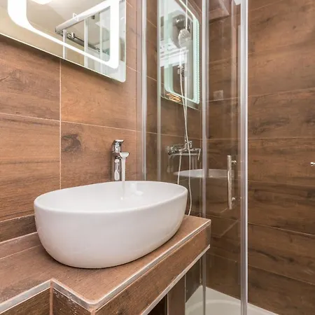 Jakov With A Pool Appartement