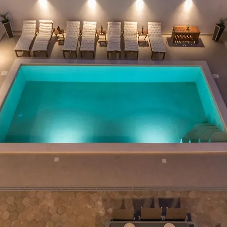 Apartment Jakov With A Pool